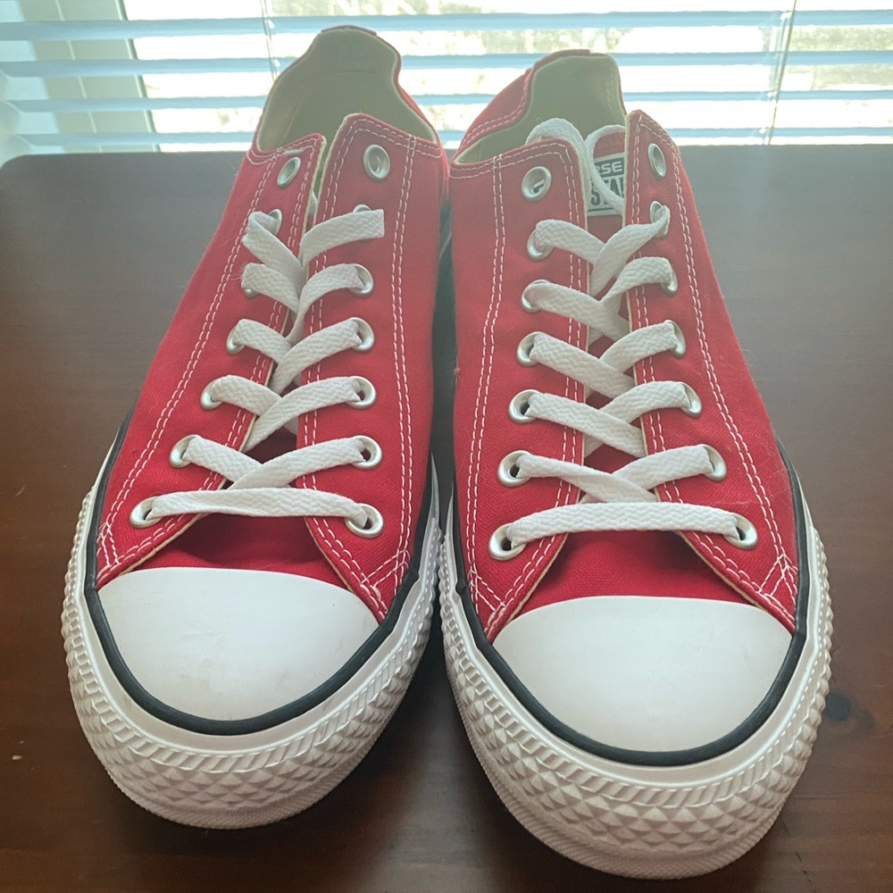 Red Men’s Converse Size 11